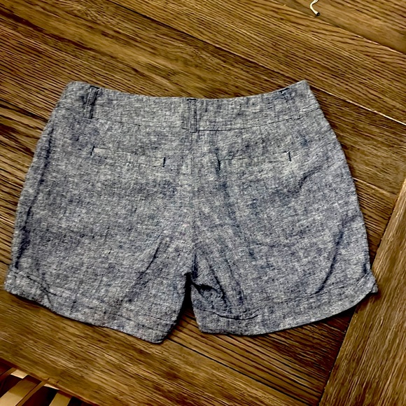 🩷3 for $20 deal!🩷 Apt. 9 Torie mid-rise shorts - Size 6 - Picture 2 of 3